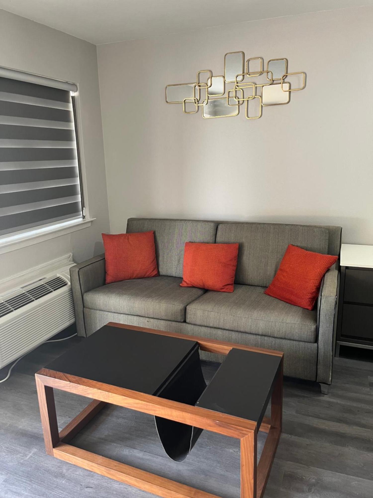 Hotel Isabella Uvalde Εξωτερικό φωτογραφία